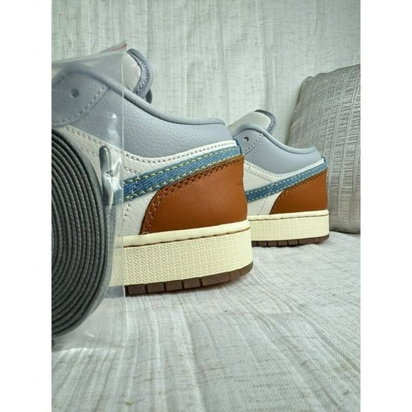 D43- SIZE 7Y/ 8.5 WOMENS NIKE AIR JORDAN 1 LOW PHANTOM / BLUE FZ5046 041 - Picture 7 of 12